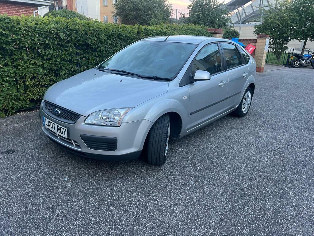 Ford Focus Hatchback 1.6 LX 200707 Red #50