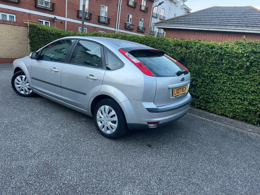 Ford Focus Hatchback 1.6 LX 200707 Red #52