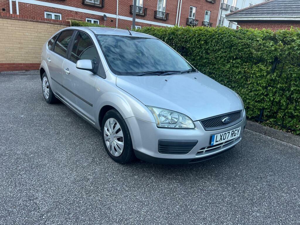 Ford Focus Hatchback 1.6 LX 200707 Red #39