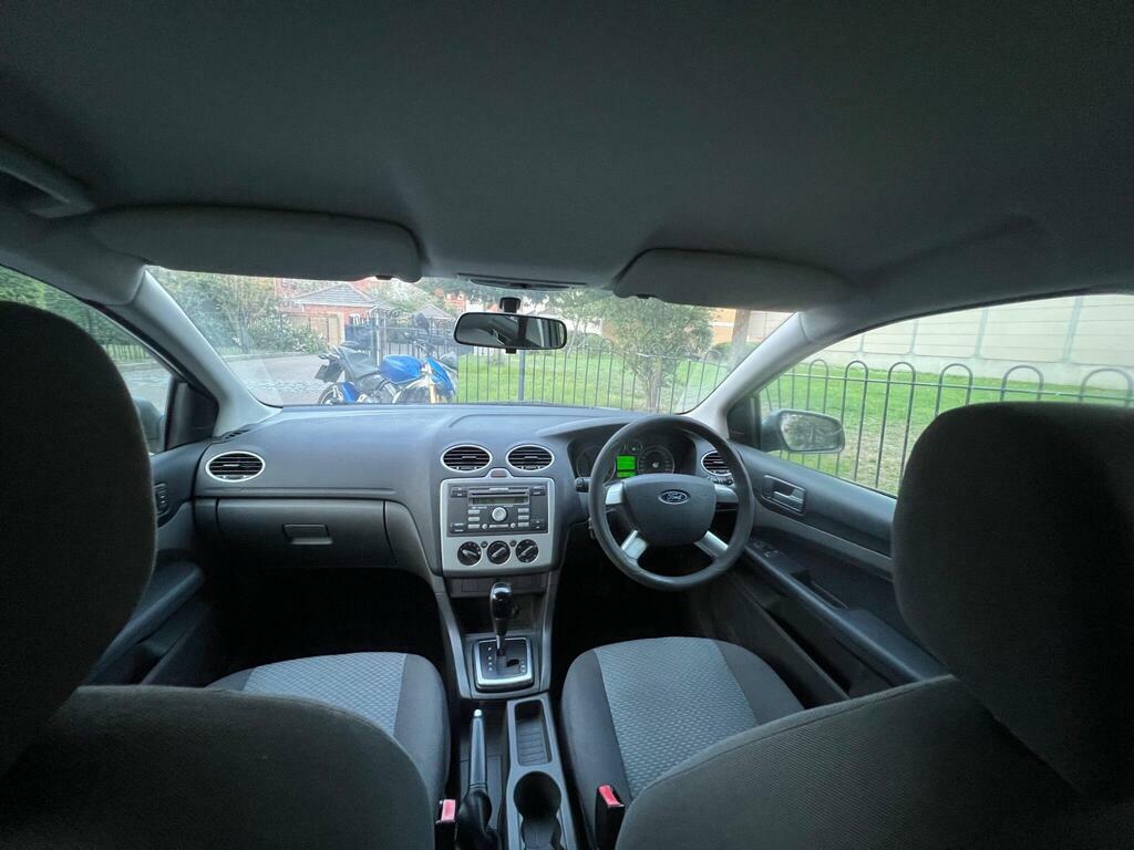Ford Focus Hatchback 1.6 LX 200707 Red #22
