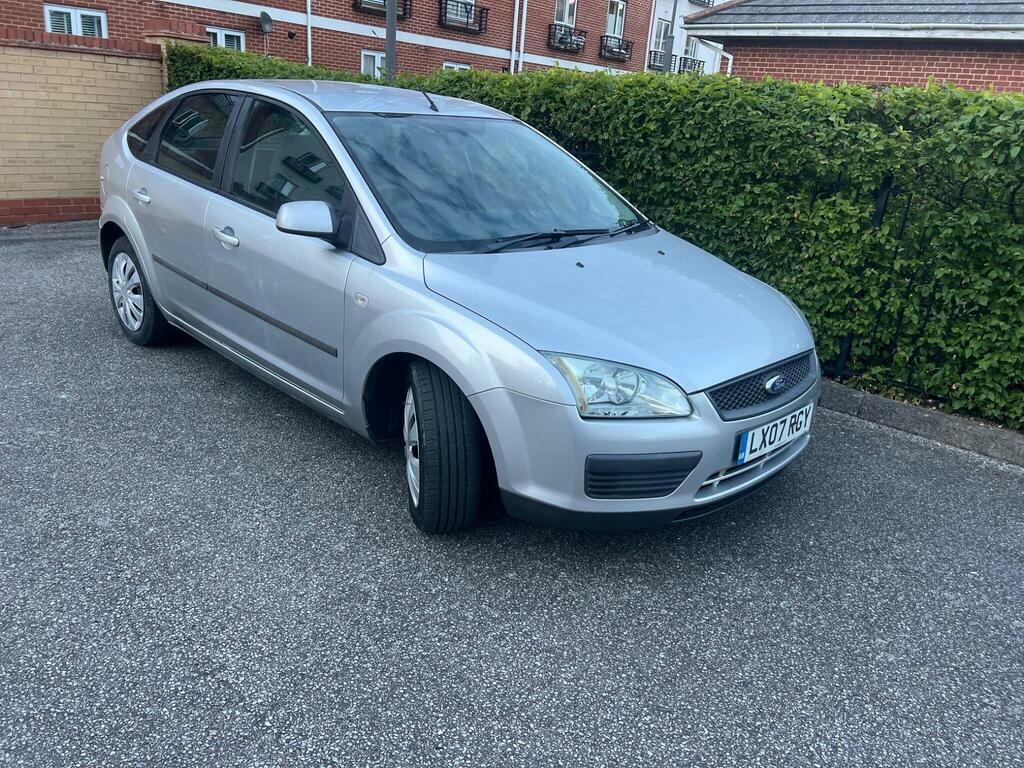 Ford Focus Hatchback 1.6 LX 200707 Red #49