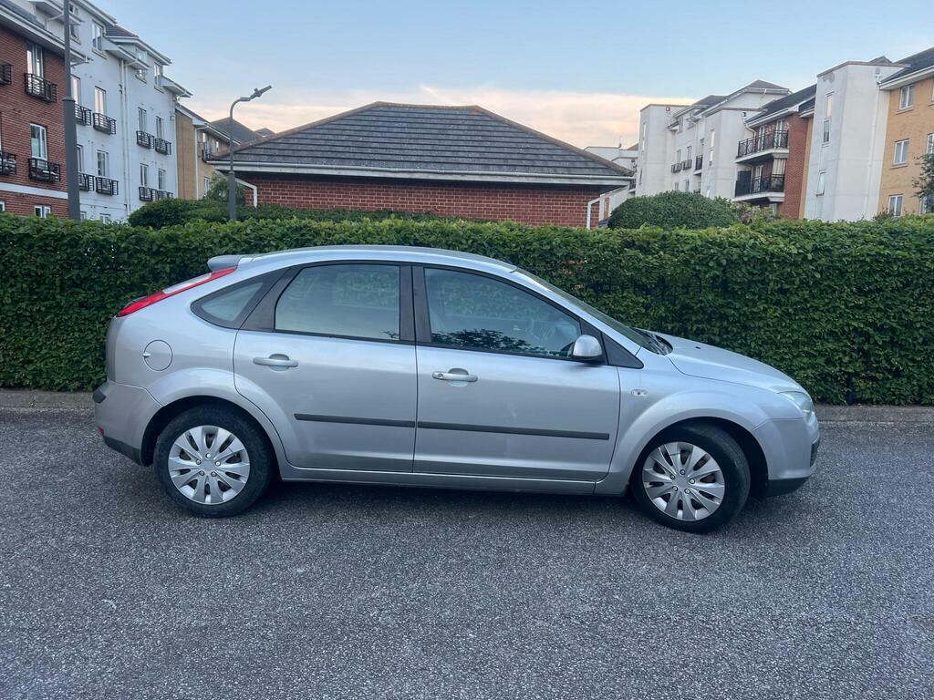 Ford Focus Hatchback 1.6 LX 200707 Red #53
