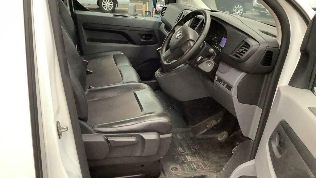 Toyota PROACE 2.0D Active Long Panel White #7