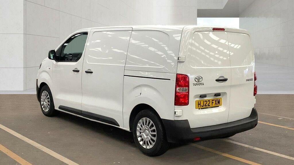 Toyota PROACE 1.5D Icon Medium Panel Van Mwb Euro 6 Ss 6Dr White #3
