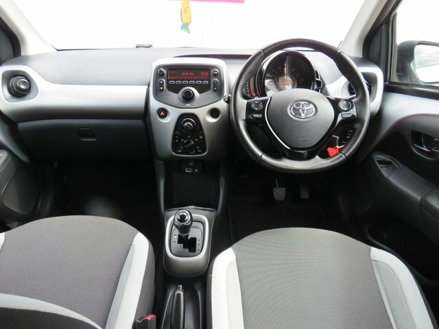 Toyota Aygo 2016 1.0 Vvt-i X-play Hatchback X-shift Silver #2