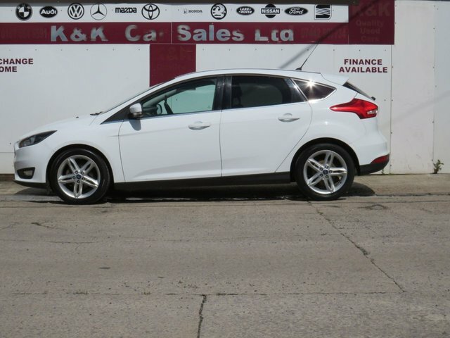Ford Focus 2015 1.6 Zetec Hatchback Powershift Eur White #5