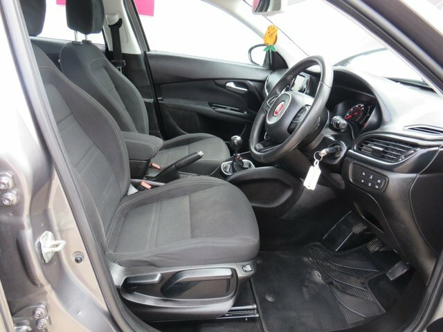 Fiat Tipo Hatchback 1.4 Tipo Hatchback 1.4 T-jet 120Hp Easy Brown #7