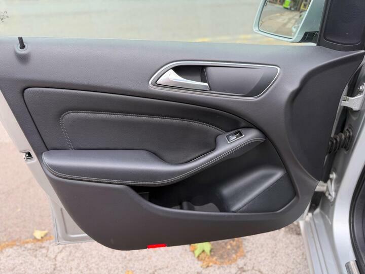 Mercedes-Benz B Class B180 Cdi Blueefficiency Sport White #27