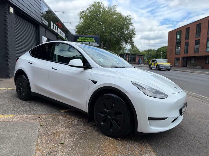 Tesla Model Y Dual Motor Long Range 4Wde White #4