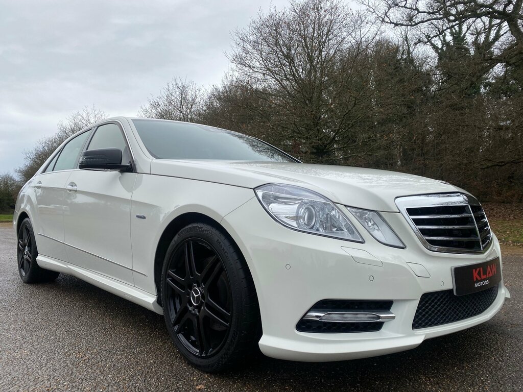 Mercedes-Benz E Class 3.5 E350 V6 Blueefficiency Avantgarde Saloon P White