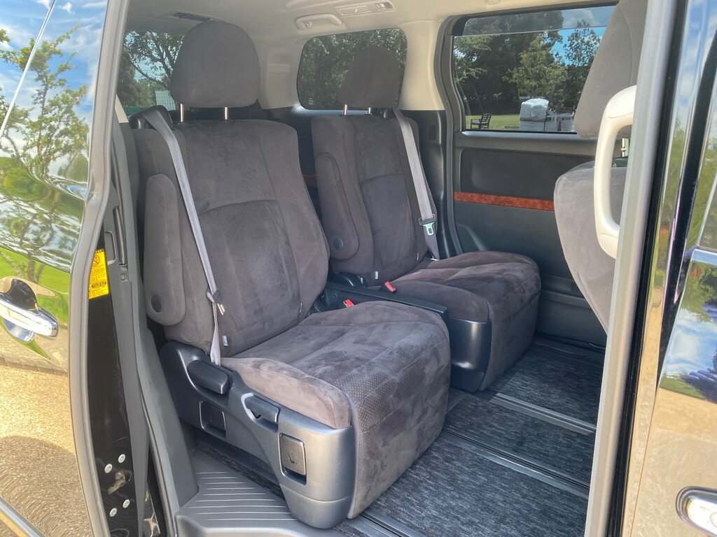 Toyota Alphard 2.4 7-Seater Mpv #37