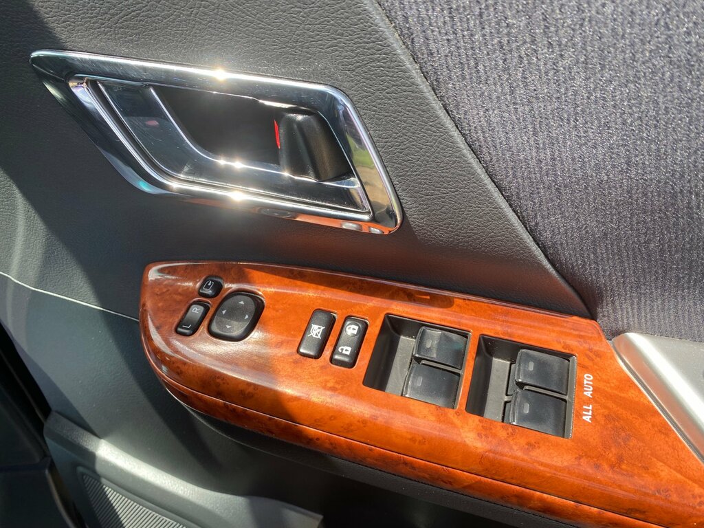 Toyota Alphard 2.4 7-Seater Mpv #19