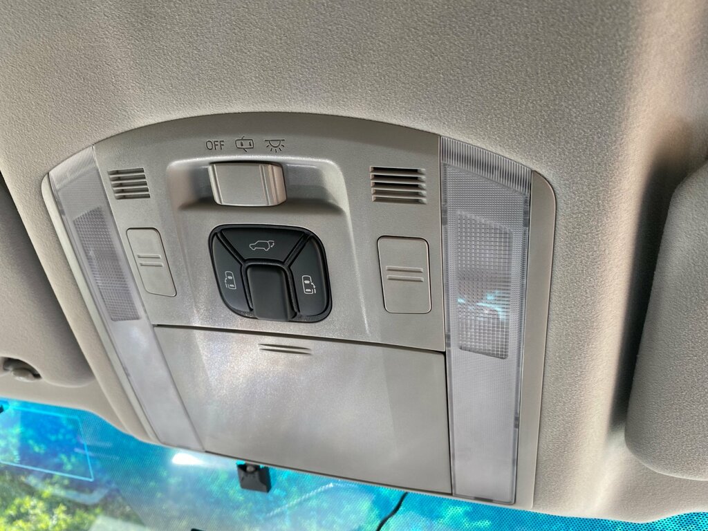 Toyota Alphard 2.4 7-Seater Mpv #36