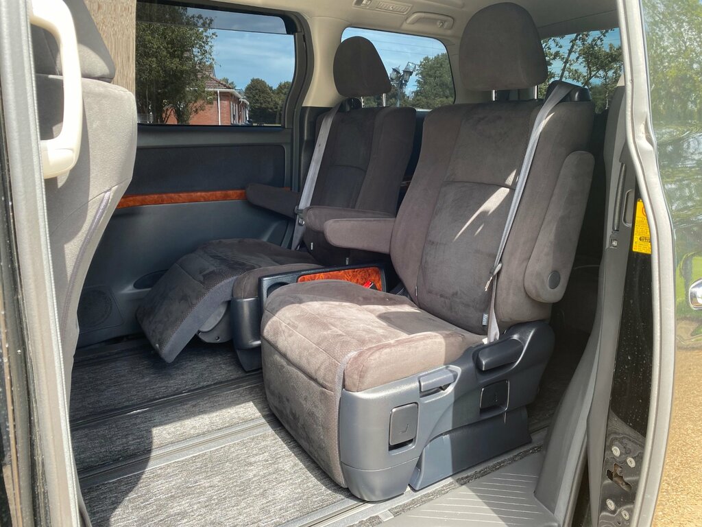 Toyota Alphard 2.4 7-Seater Mpv #47