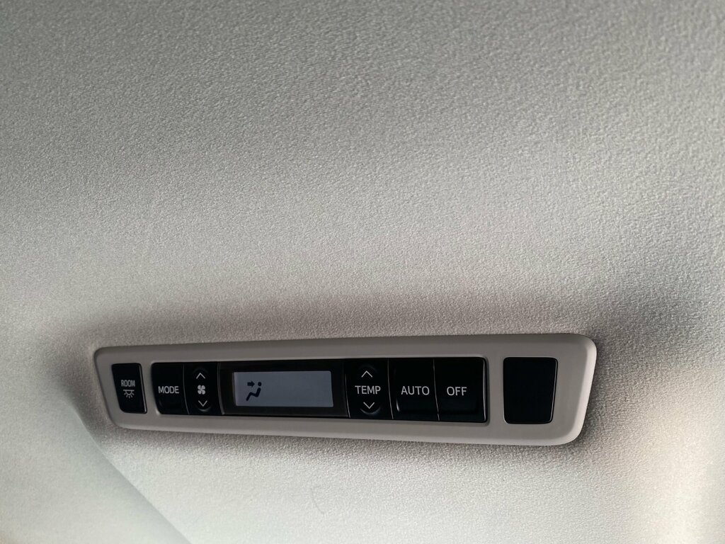 Toyota Alphard 2.4 7-Seater Mpv #40