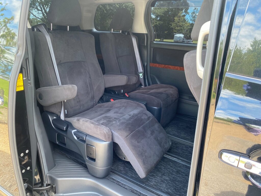Toyota Alphard 2.4 7-Seater Mpv #39