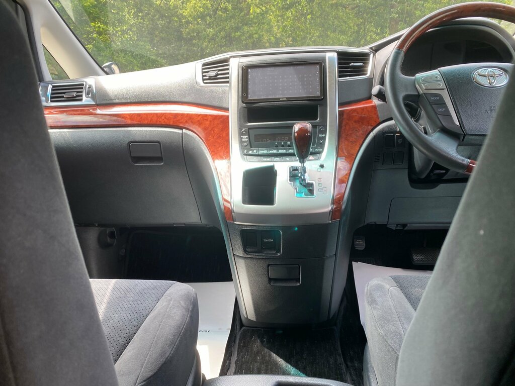 Toyota Alphard 2.4 7-Seater Mpv #42