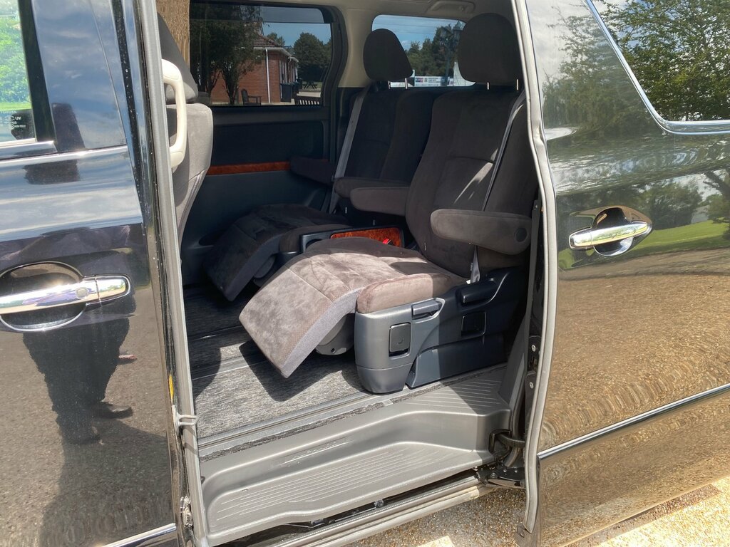 Toyota Alphard 2.4 7-Seater Mpv #48