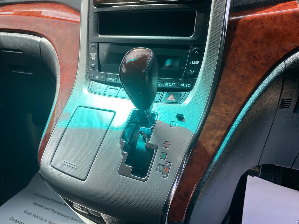 Toyota Alphard 2.4 7-Seater Mpv #25