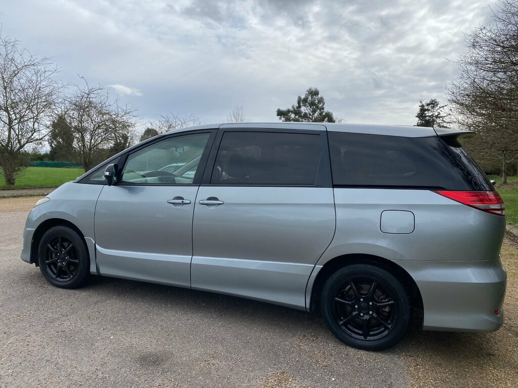 Toyota Estima Mpv Black #32