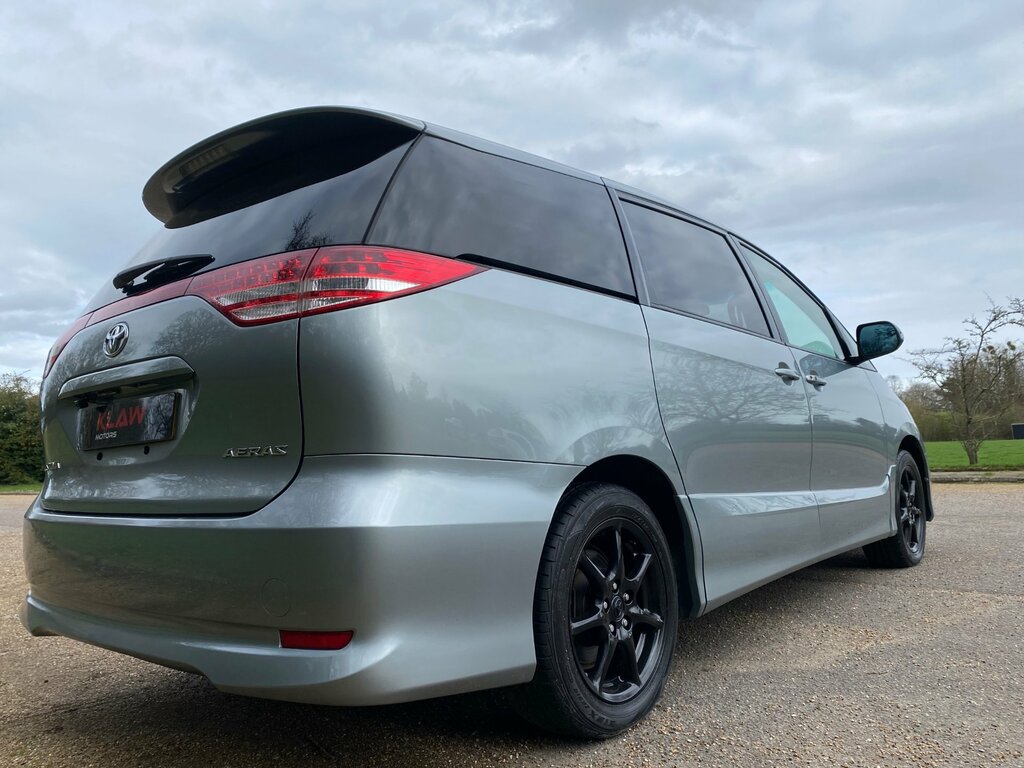 Toyota Estima Mpv Black #10