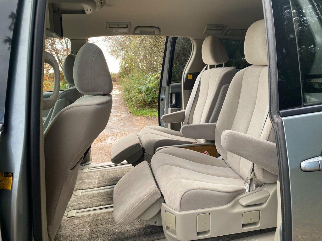 Toyota Estima Mpv Black #23