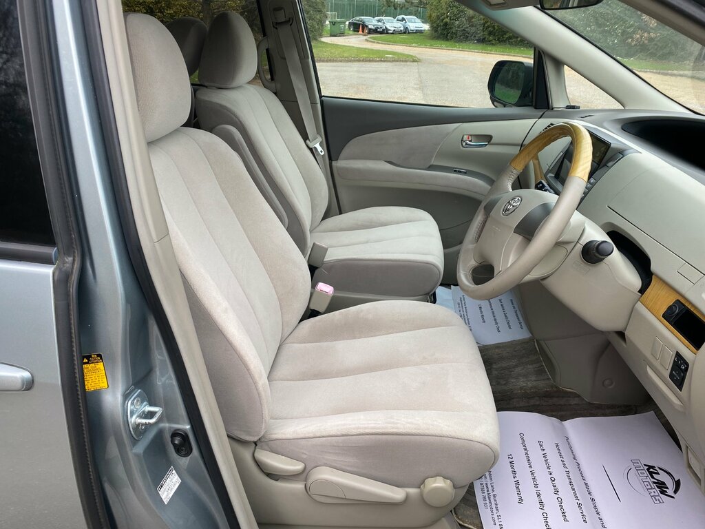 Toyota Estima Mpv Black #15