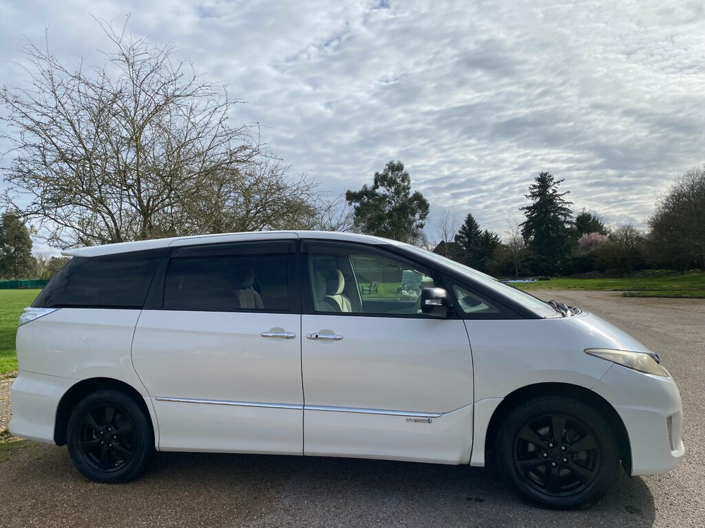 Toyota Estima 2.4 Hybrid X E Four Cvt 7 Seats Mpv White #3