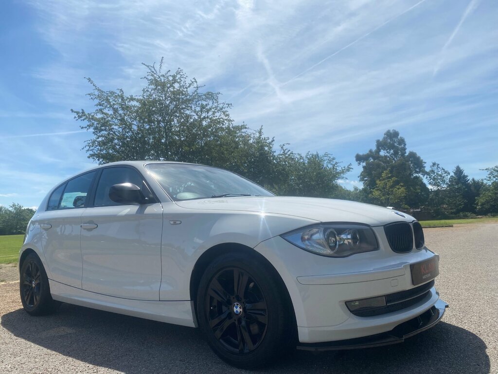 BMW 1 Series 120I E87 Facelift Se 2.0 5Drss White #2