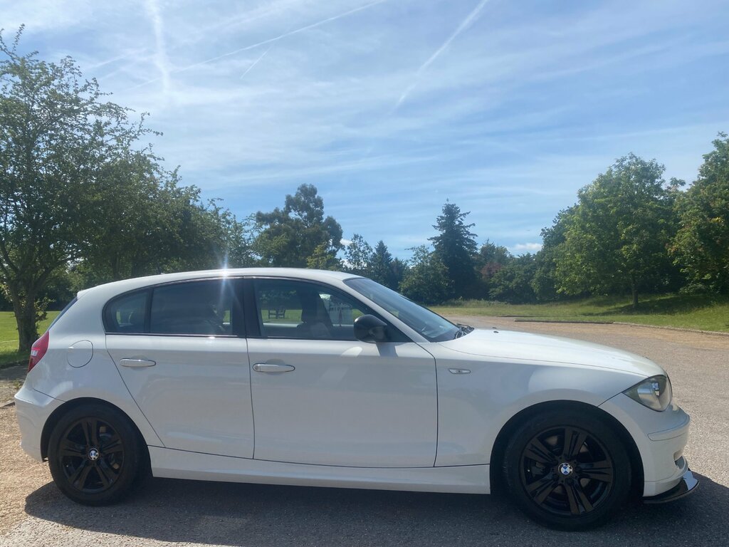 BMW 1 Series 120I E87 Facelift Se 2.0 5Drss White #5