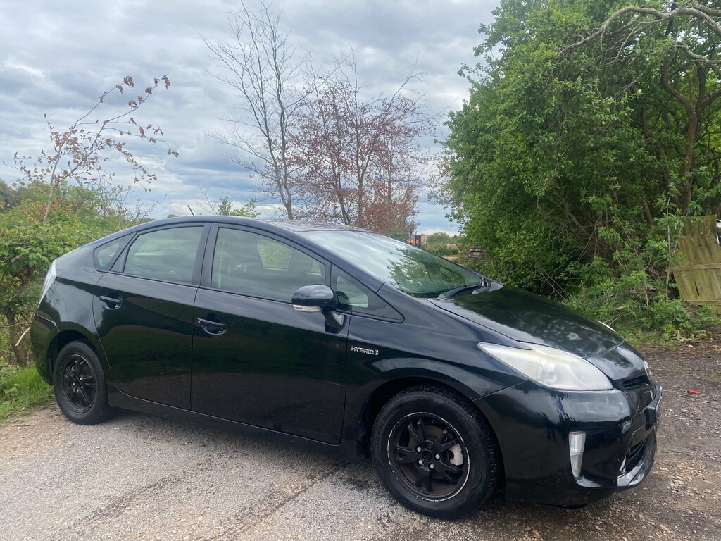 Toyota Prius 1.8 Vvt-h T3 Hatchback Hybrid Cvt Euro Black #2