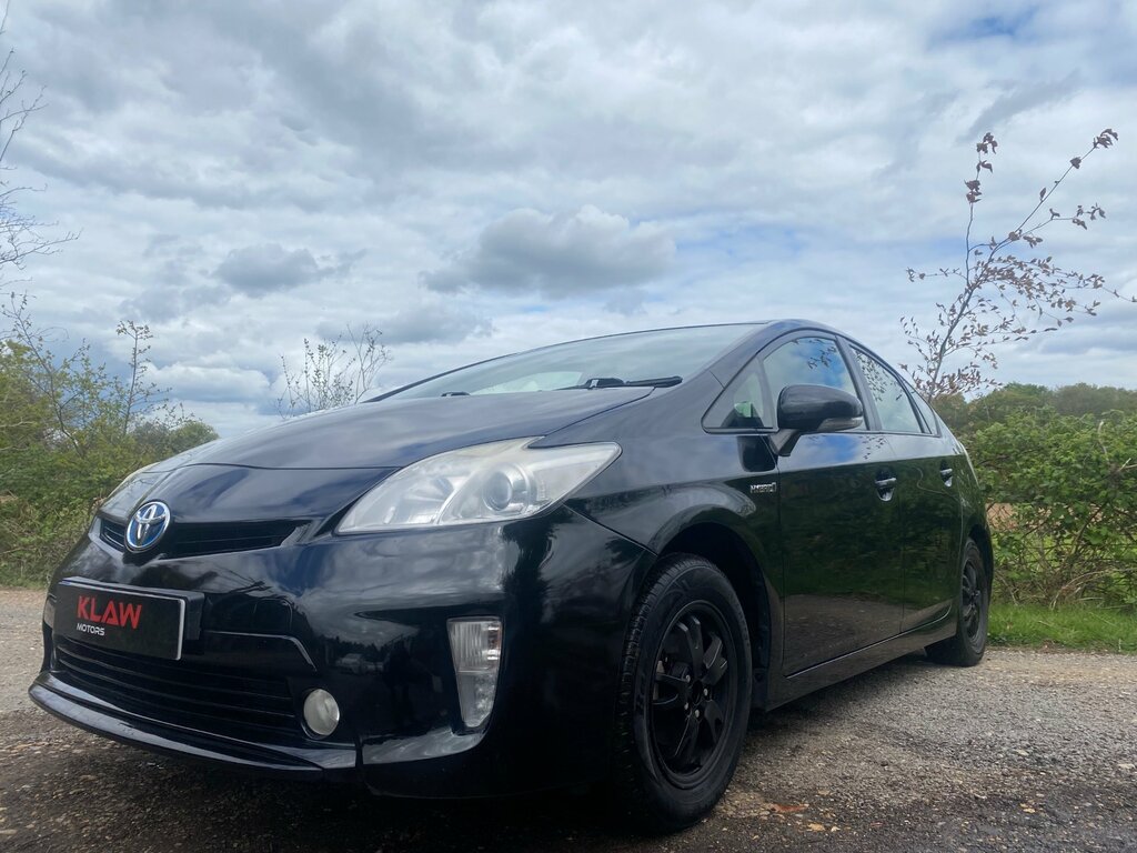 Toyota Prius 1.8 Vvt-h T3 Hatchback Hybrid Cvt Euro Black #4