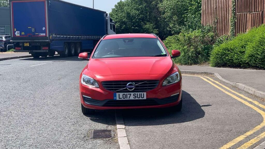 Volvo V60 Estate 2.0 T4 Se Nav Euro 6 Ss 201717 Red #2