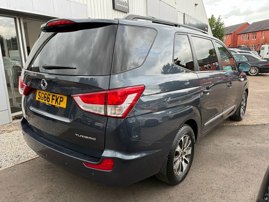SsangYong Turismo Ex Red #8