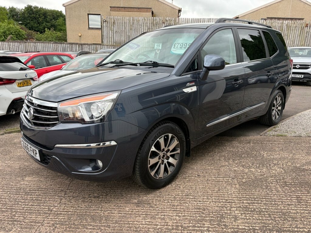 SsangYong Turismo Ex Red #4