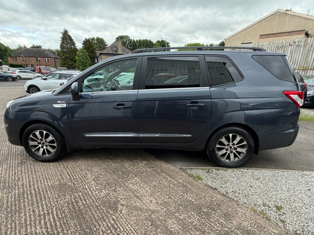 SsangYong Turismo Ex Red #5