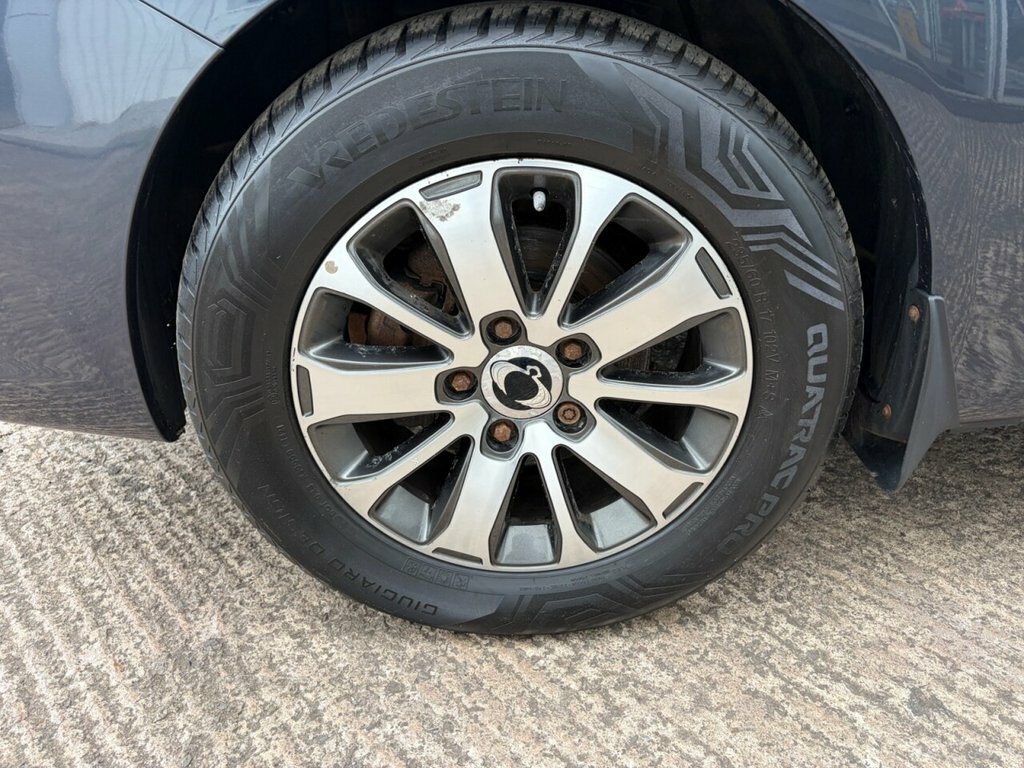 SsangYong Turismo Ex Red #3