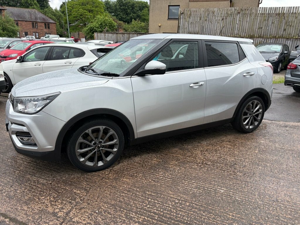 SsangYong Tivoli 1.6L Ultimate Silver #5