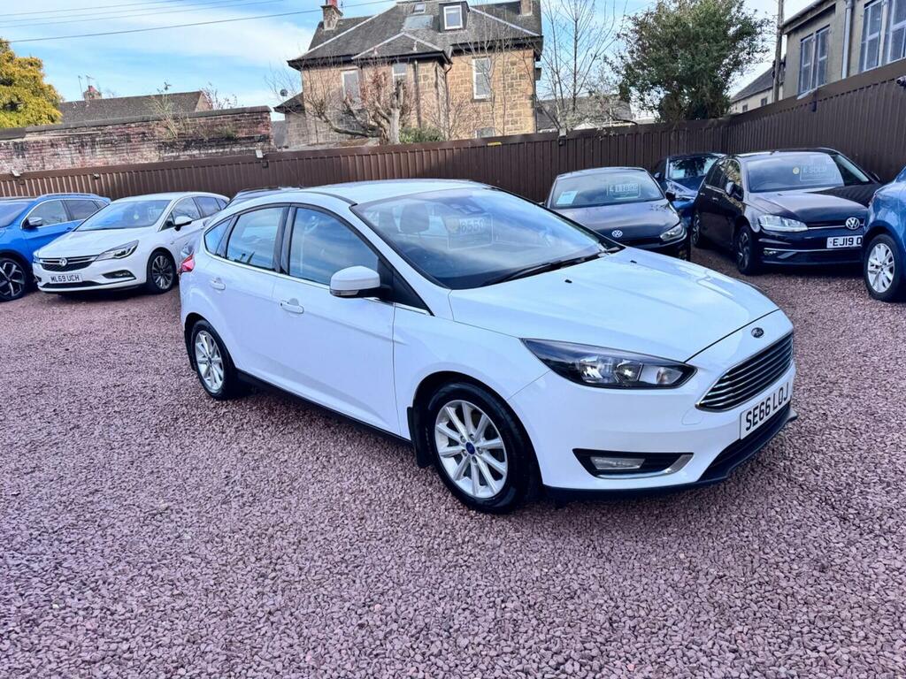 Ford Focus Hatchback 1.0T Ecoboost Titanium Euro 6 Ss SE66LOJ White #5