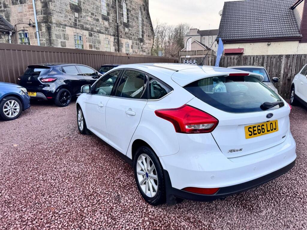 Ford Focus Hatchback 1.0T Ecoboost Titanium Euro 6 Ss SE66LOJ White #4