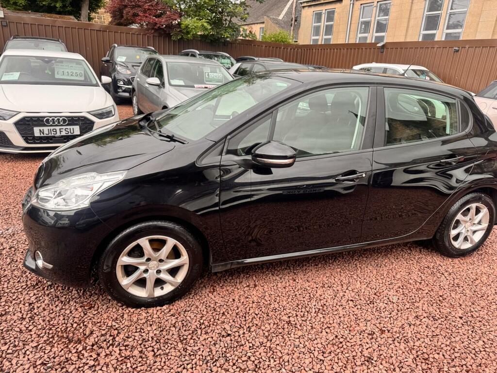 Peugeot 208 1.2 Vti Puretech Active Euro 5 Black #3