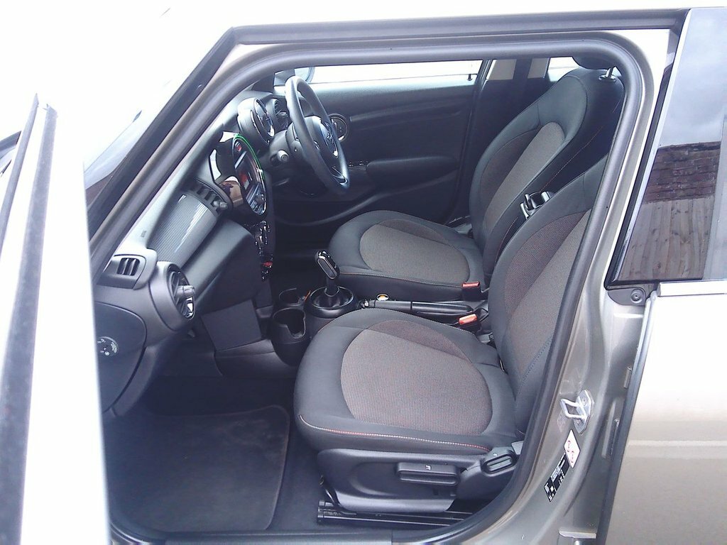 Mini Hatch 1.5L Cooper Classic Silver #6