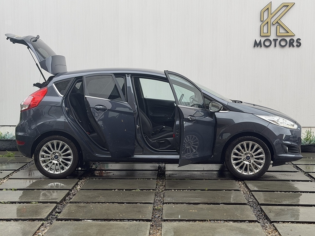 Ford Fiesta 1.0T Ecoboost Titanium Hatchback LO63XBG Grey #4