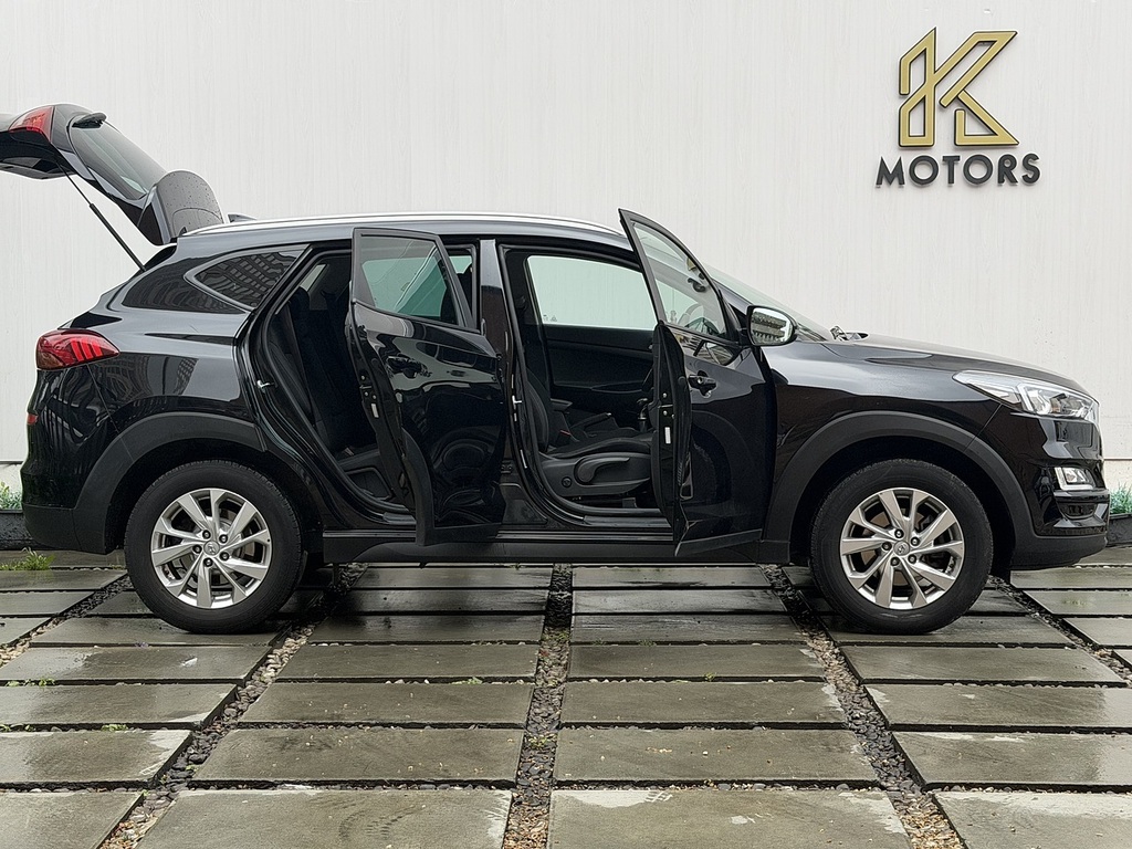 Hyundai Tucson 1.6 Gdi Se Nav Suv Euro 6 Ss CN19UEB Black #4
