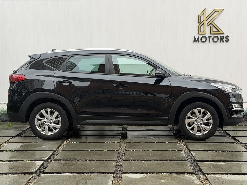 Hyundai Tucson 1.6 Gdi Se Nav Suv Euro 6 Ss CN19UEB Black #3