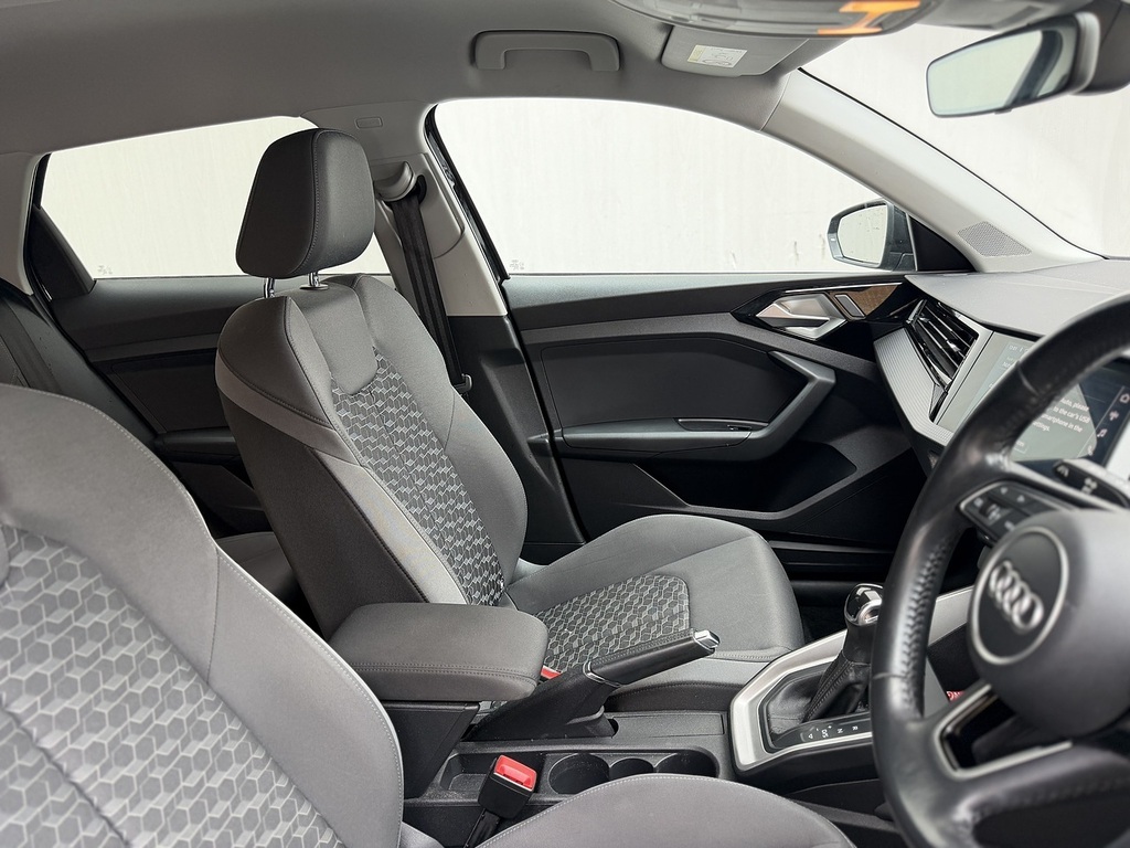 Audi A1 Tfsi Sport Black #6