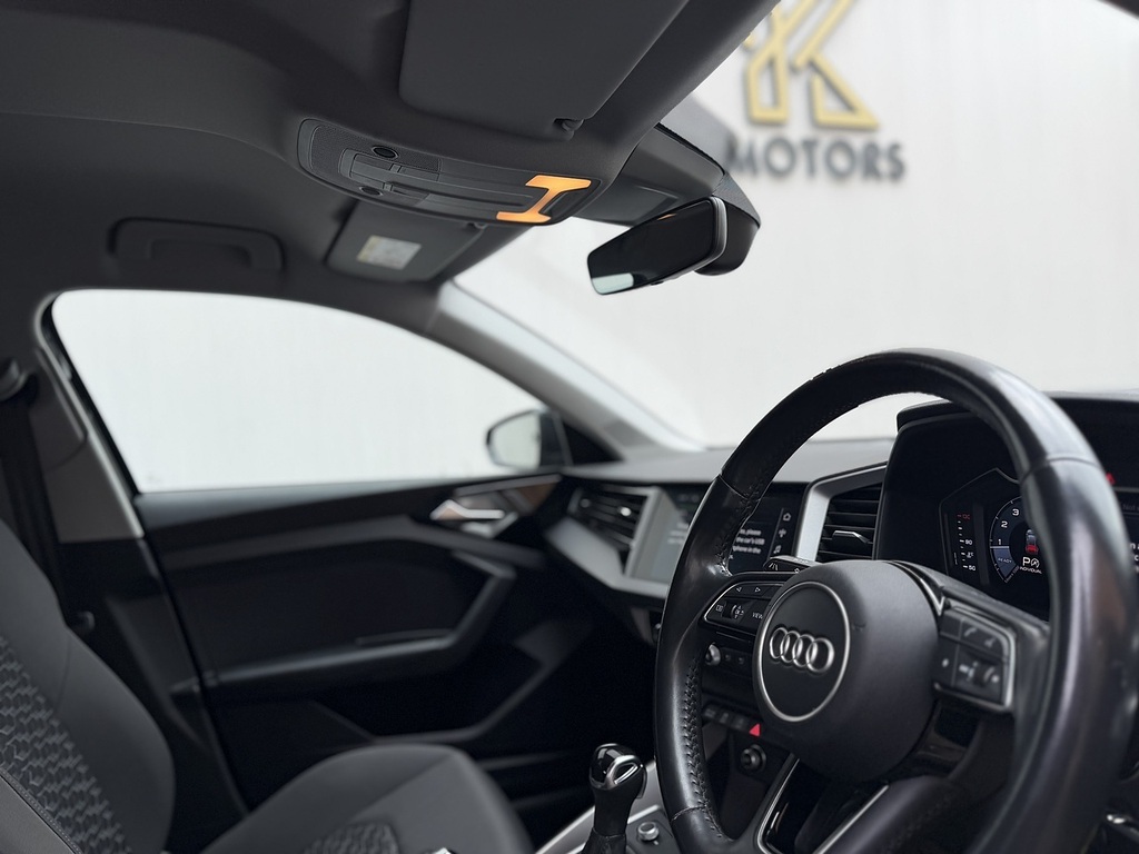 Audi A1 Tfsi Sport Black #5