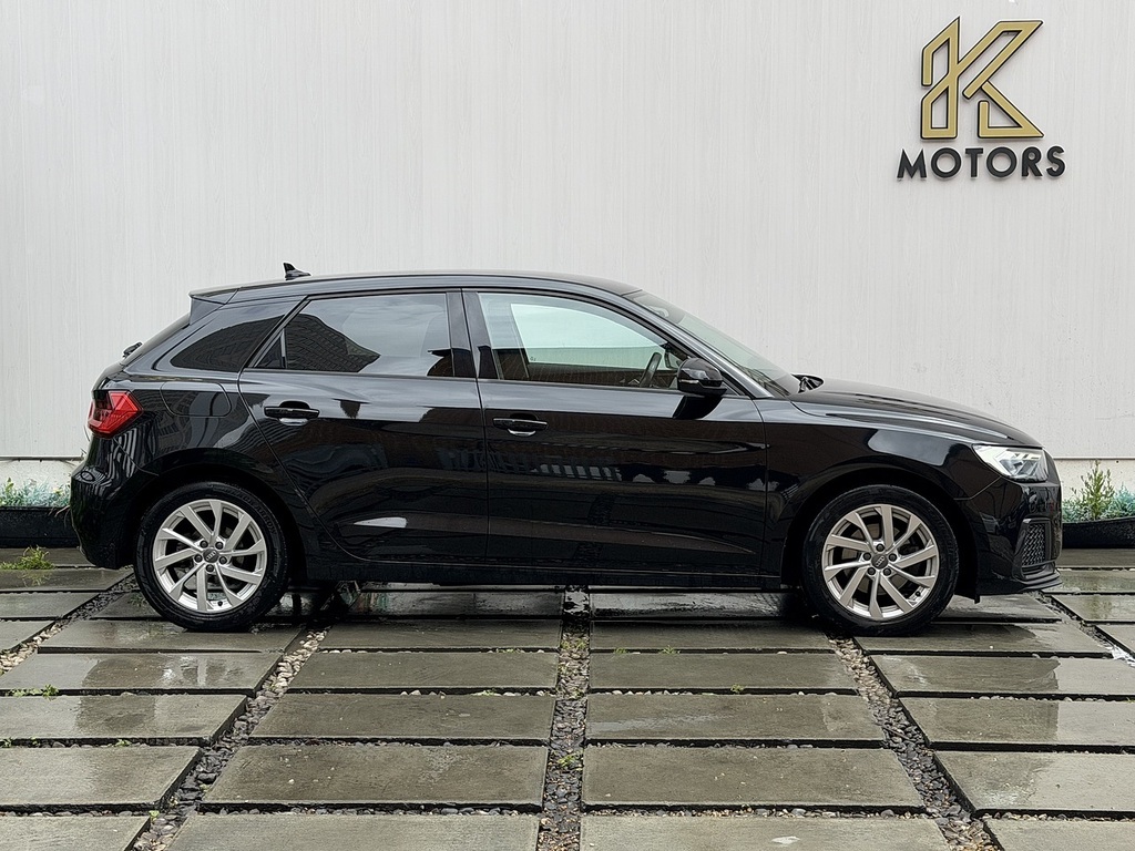 Audi A1 Tfsi Sport Black #3