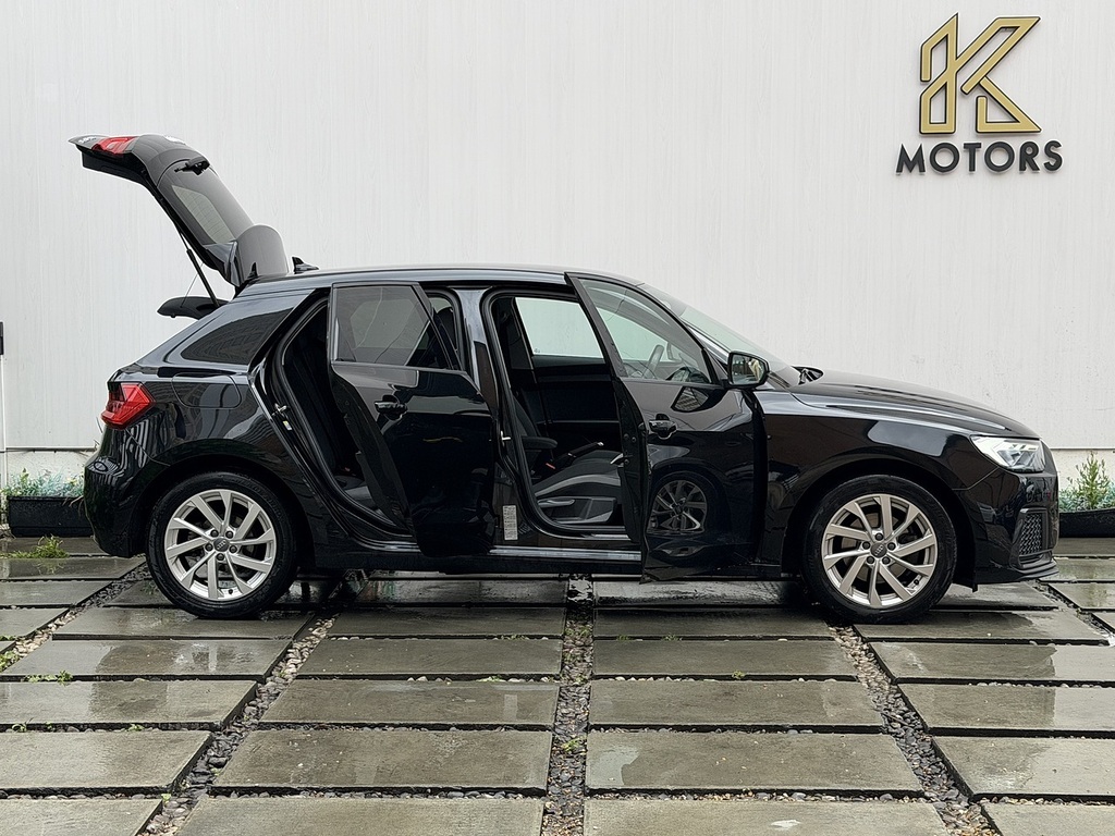 Audi A1 Tfsi Sport Black #4