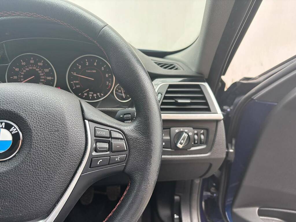 BMW 3 Series Saloon 320D Blue #14